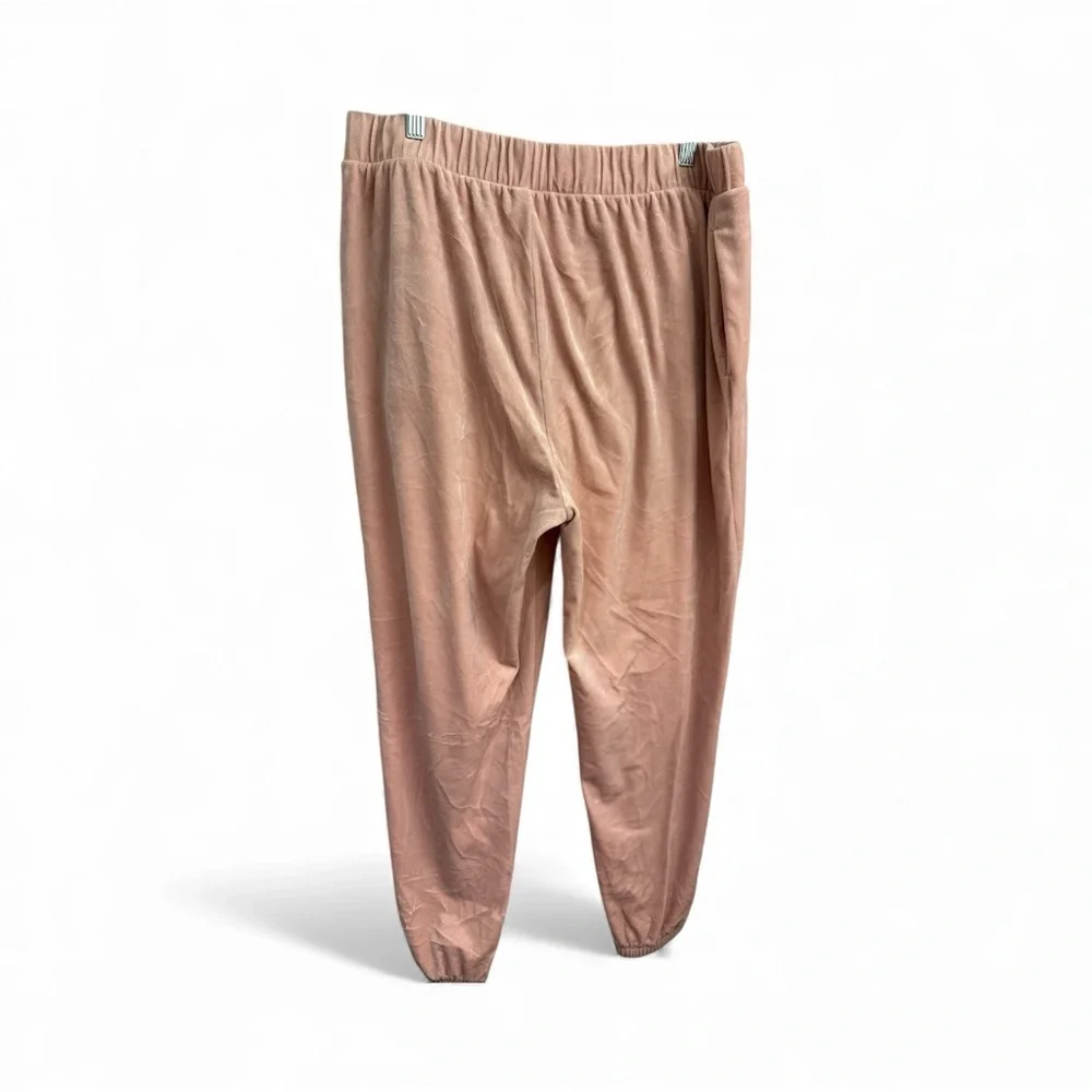 High-Waisted Luxe Velvet Jogger Sweatpants - Picture 4 of 7